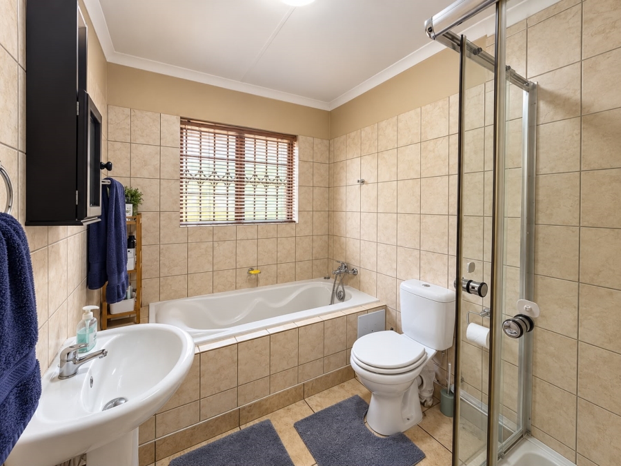 3 Bedroom Property for Sale in Waterval East North West